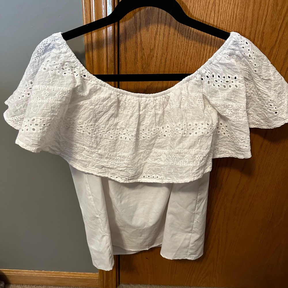 Women’s sleeveless top